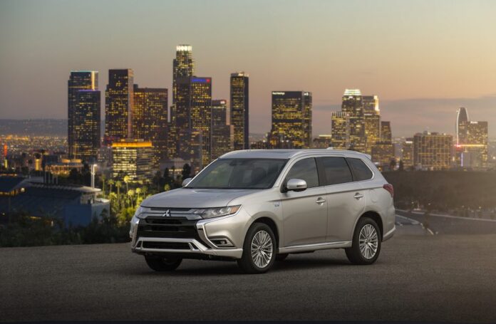 2021 Mitsubishi Outlander PHEV 01 Imagen 2021 Mitsubishi Outlander PHEV