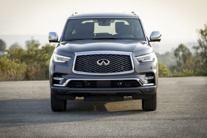 2022_INFINITI_QX80_11